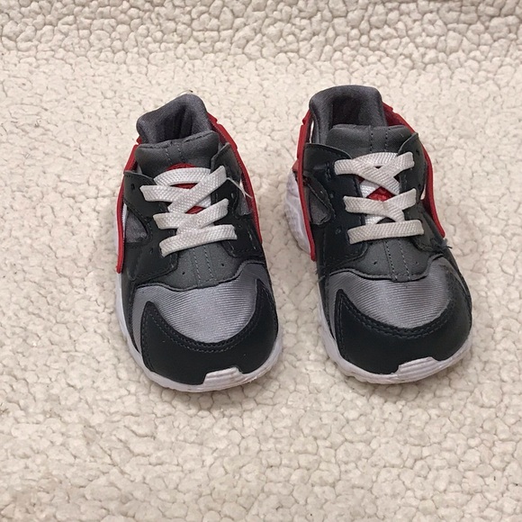Nike Fashion Athletic Shoes
Toddler Boy or Girl Size 6
Smoke Free Home
Bundle & - Picture 4 of 13